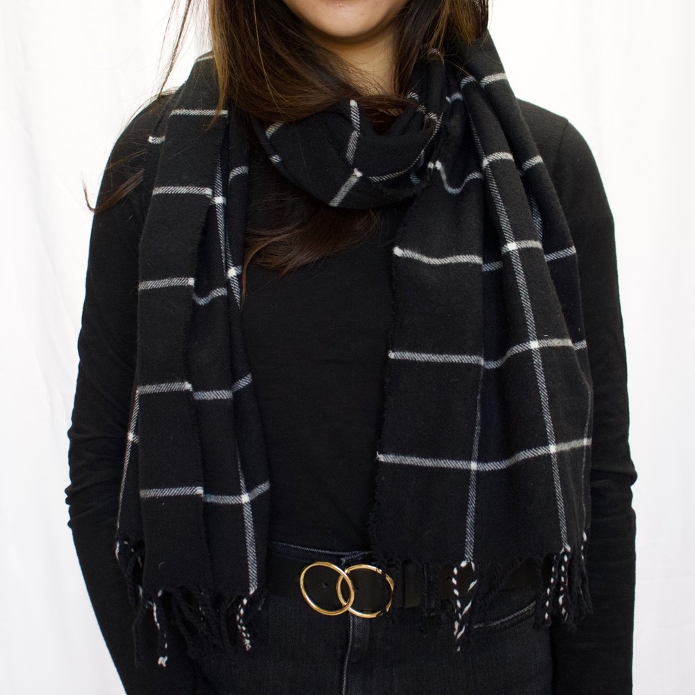 Grid scarf